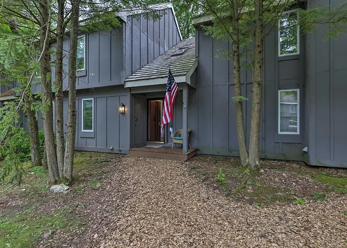 Lake Harmony Townhome With Grill - Walk To Slopes!