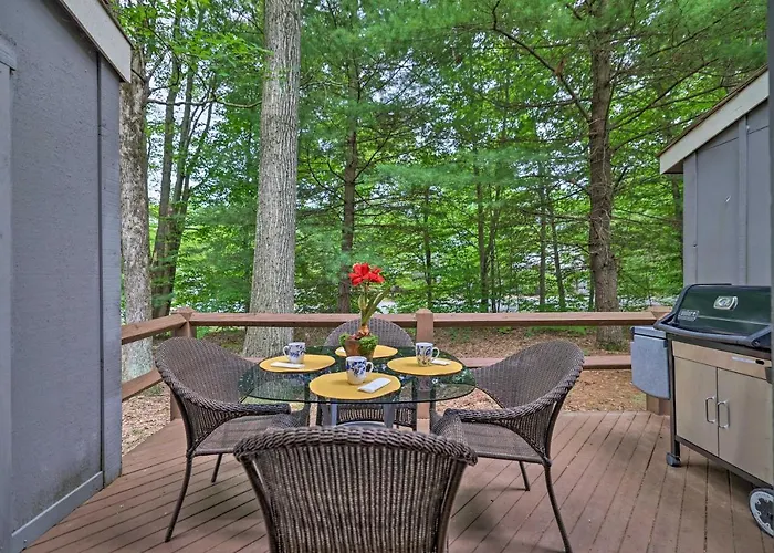 Lake Harmony Townhome With Grill - Walk To Slopes!