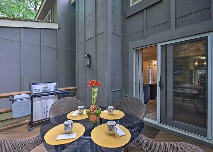 Lake Harmony Townhome With Grill - Walk To Slopes!